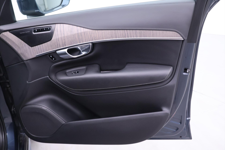 Volvo XC90 2,0 B5 AWD 173kW 1.Maj DPH CZ