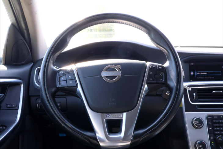 Volvo V60 2,4 D4 V5 Aut. AWD R-design