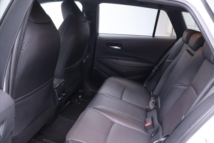 Toyota Corolla 2,0 e-CVT 112kW Executive CZ