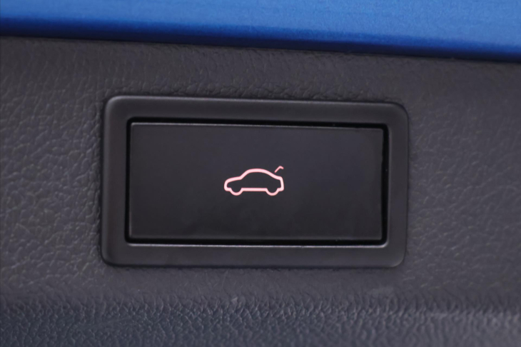 Škoda Superb 2,0 TDI DSG 4x4 CZ Scout DPH