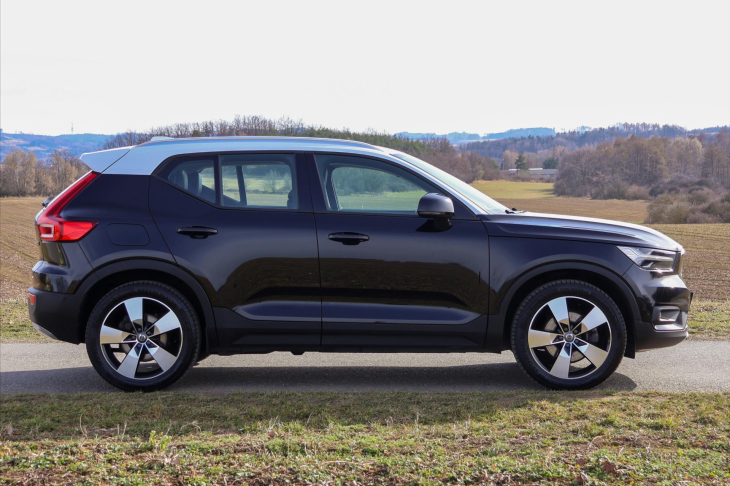 Volvo XC40 2,0 D4 AWD Panorama Tažné