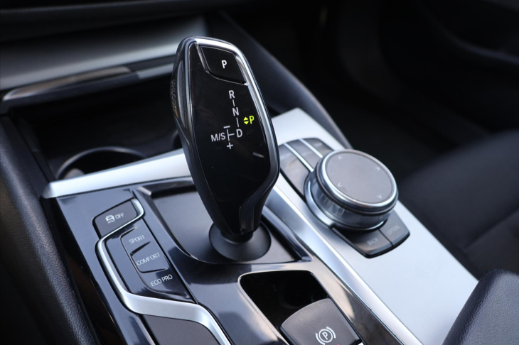 BMW Řada 5 2,0 525d 170kW Aut. Navi LED
