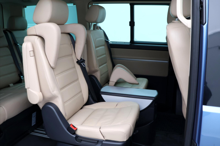 Volkswagen Multivan 2,0 TDI 4M DSG CZ Highline DPH