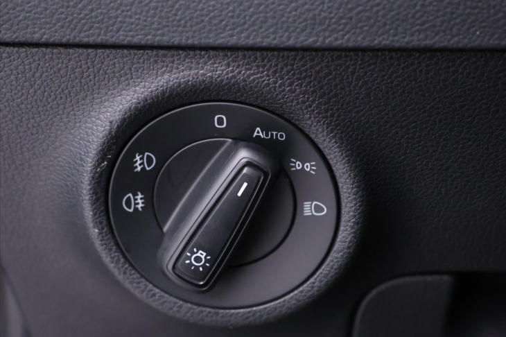 Škoda Karoq 2,0 TDI 85 kW DSG DPH Ambition