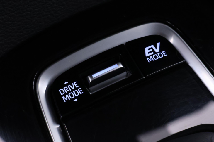 Toyota Corolla 2,0 e-CVT 112kW Executive CZ