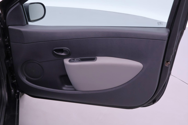 Renault Clio 1,2 i CZ 1.Majitel 9'250km