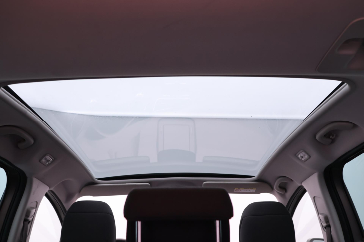 Peugeot 5008 1,6 HDI 120k CZ Allure 7-Míst