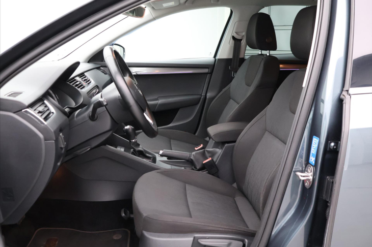 Škoda Octavia 1,6 TDi 85 kW Style Tažné Klima