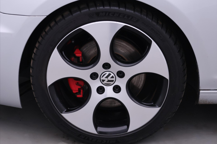 Volkswagen Golf 2.0 GTI 155kW DSG Xenon CZ