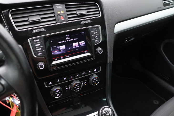 Volkswagen Golf 1,4 TSI 92kW Cup 1.Maj Navi