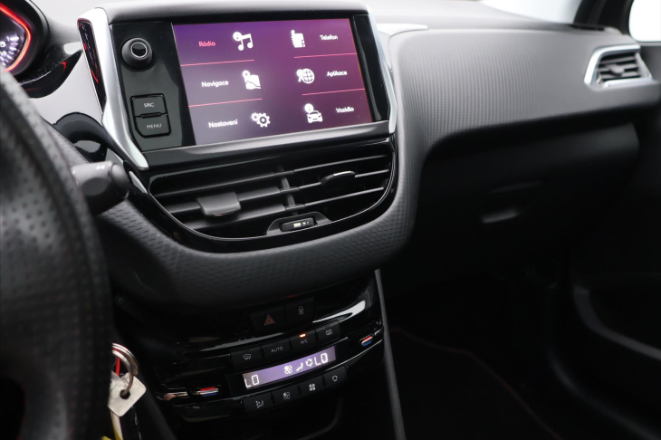 Peugeot 2008 1,2 PT 81KW GT-LINE PANORAMA