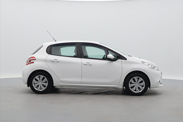 Peugeot 208 1,0 i 50kW Klimatizace