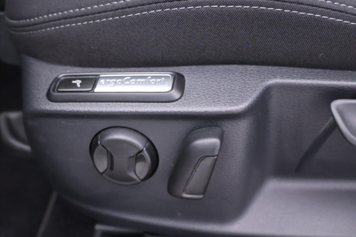 Volkswagen Passat 2,0 TDI DSG Business 1.Maj DPH