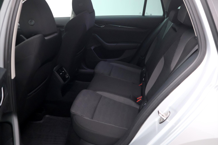 Škoda Octavia 2,0 TDI 85kW Ambition CZ DPH