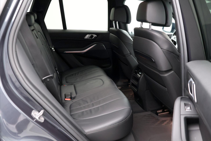 BMW X5 3,0 30d 195kW M-sport CZ DPH
