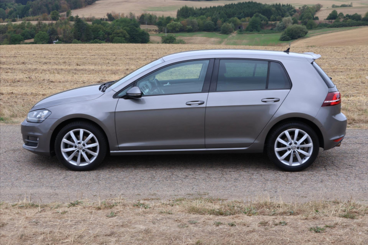 Volkswagen Golf 1,4 TSI 110kW Highline Navi