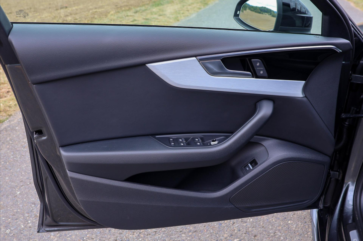 Audi A4 2,0 TFSI S-line Virtual DPH