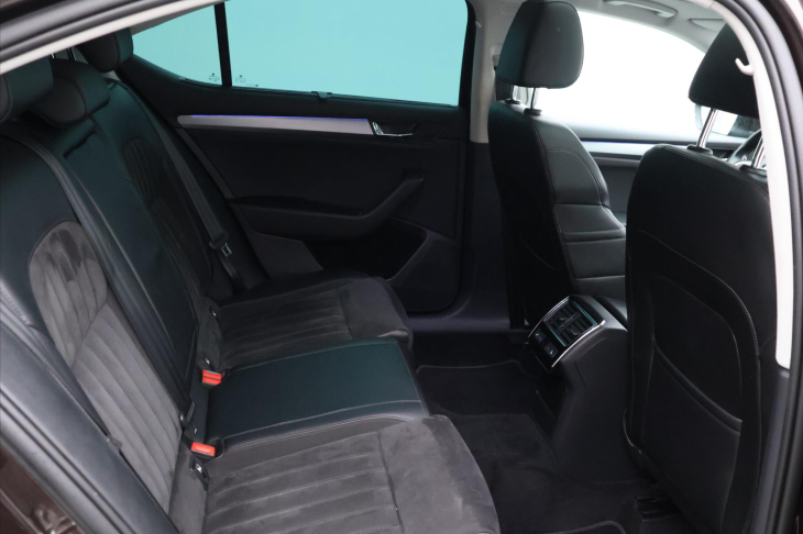 Škoda Superb 2.0 TDI 140kW 4x4 Style CZ
