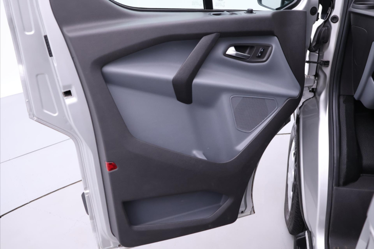 Ford Transit Custom 2,0 TDCi 96kW Navi 9-Míst L2