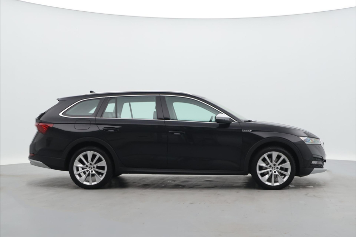 Škoda Octavia 2,0 TDI 147kW Scout HUD Matrix