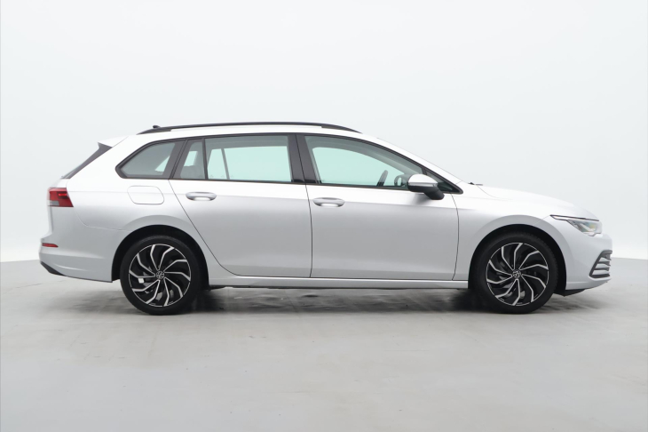 Volkswagen Golf 1.5 TSI EVO 110kW Life DPH CZ