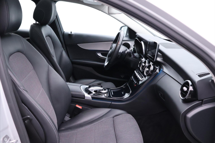 Mercedes-Benz Třídy C 2,0 200 135kW Aut. Avantgarde