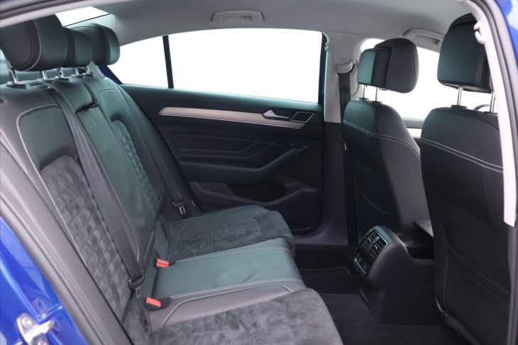 Volkswagen Passat 2.0 TSI 140kW R-Line CZ LED