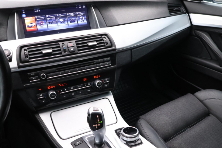 BMW Řada 5 3,0 530d x Drive Tažné Klima