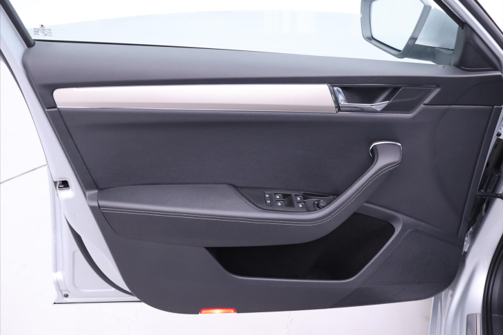 Škoda Superb 2,0 TDI 110kW Style DSG CZ DPH