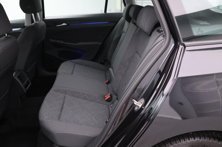 Volkswagen Golf 1.0 TSI 81kW CZ Life LED