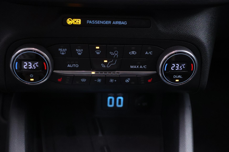Ford Focus 1,0 EB 92kW EDIT Aut.klima Navi