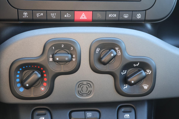 Fiat Panda 1,0 i Hybrid Cross Klima DPH