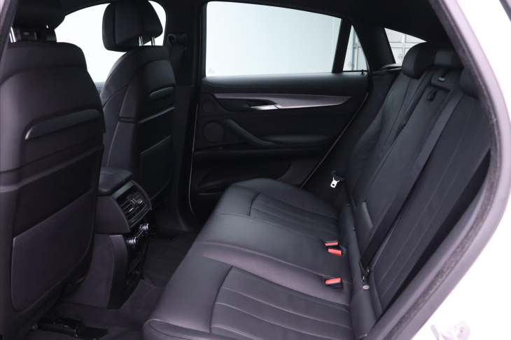 BMW X6 3,0 M50d xDrive 280kW CZ