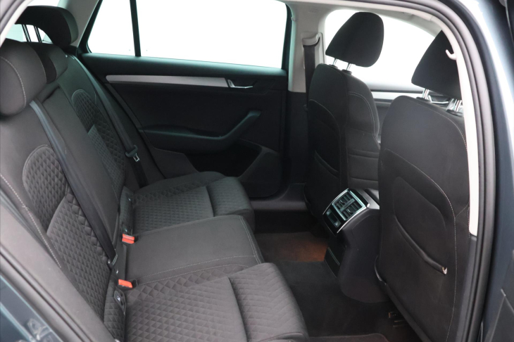 Škoda Superb 2,0 TDI 110 kW Style DSG