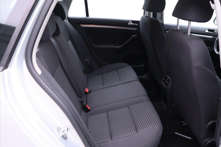 Volkswagen Golf Variant 1,6 TDI 77kW DSG Aut.klima CZ