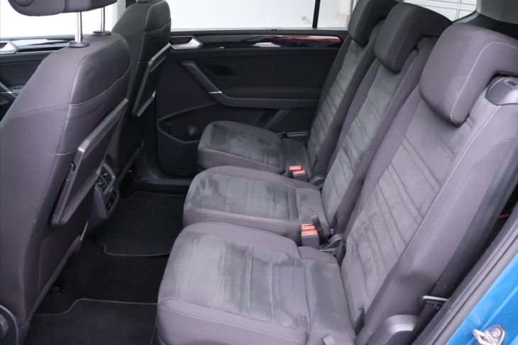 Volkswagen Touran 2,0 TDI DSG CZ Highline 7-Míst