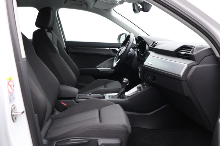 Audi Q3 1,5 35 TFSI S tronic S line CZ