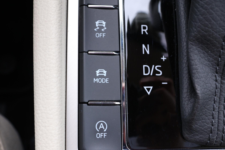 Škoda Superb 2.0 TDI 147kW DSG L&K DPH CZ