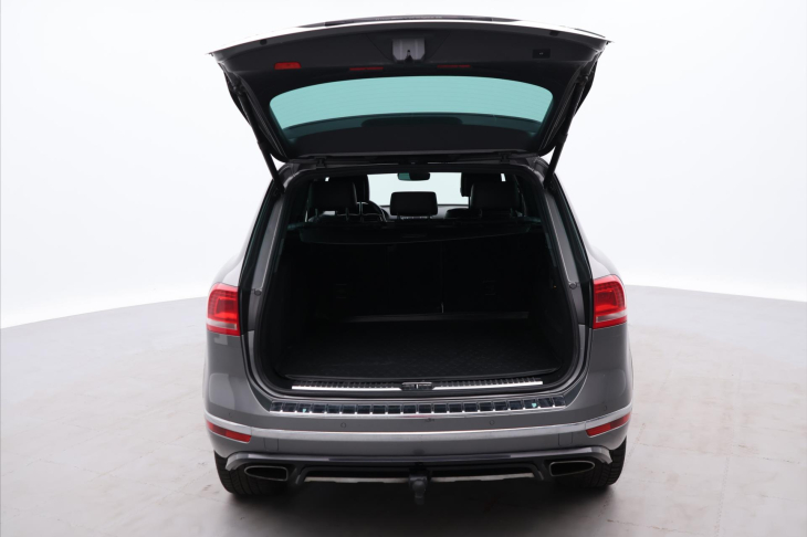 Volkswagen Touareg 3,0 TDI V6 193kW Exclusive CZ DPH