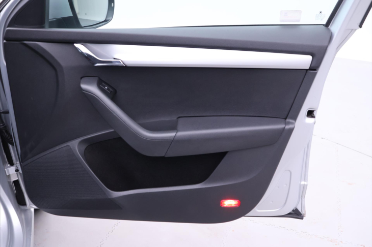 Škoda Octavia 2,0 TDI 110kW DSG Xenon CZ