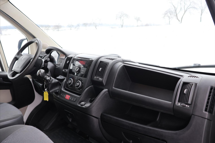 Peugeot Boxer 2,2 HDi 88kW L4H3 CZ 8 palet