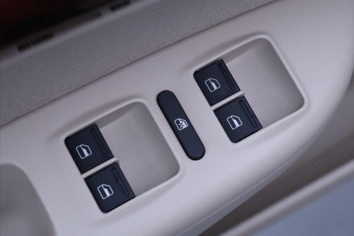 Škoda Octavia 1,4 TSI DSG Elegance Serv. kn