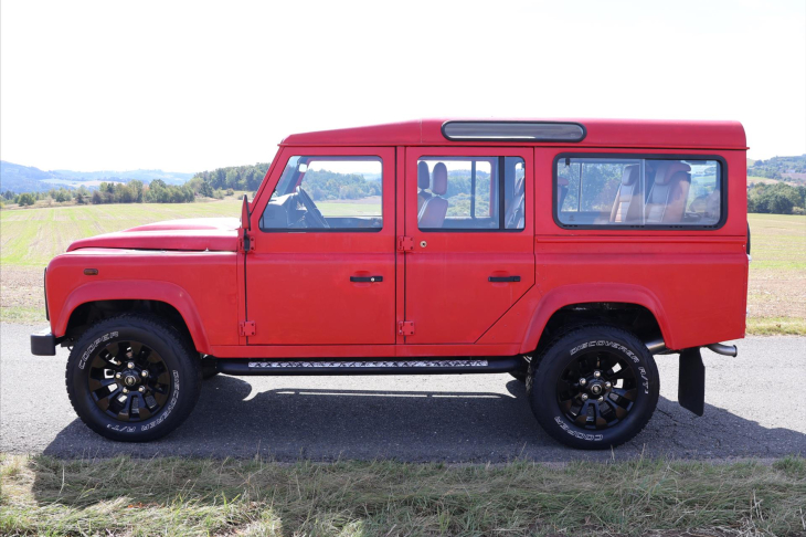 Land Rover Defender 2,4 TD4 7-Míst Kůže A/C 4x4