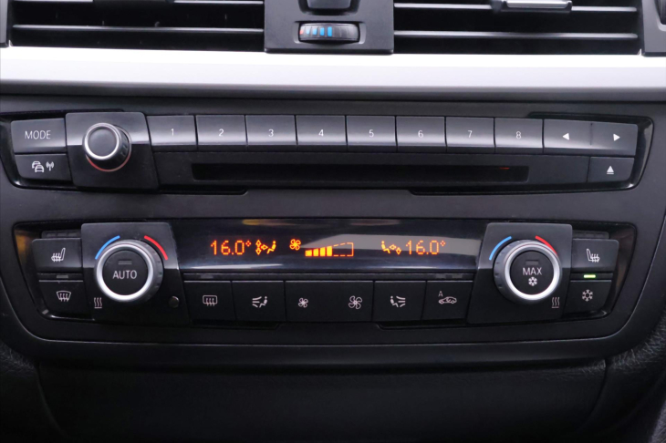 BMW Řada 3 2,0 320d 120kW Aut. Xenon Kůže