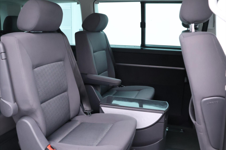Volkswagen Multivan 2,5 TDi 96kW Comfortline Tažné