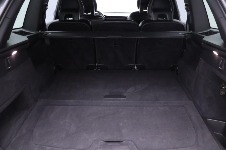 Volvo XC90 2,0 D5 Aut. AWD CZ R-Design