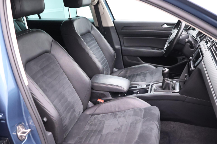 Volkswagen Passat 2,0 TDI 110kW Highline LED CZ