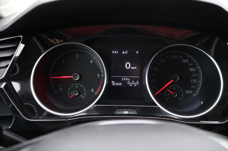 Volkswagen Touran 2,0 TDI 110kW DSG Sound 7-Míst