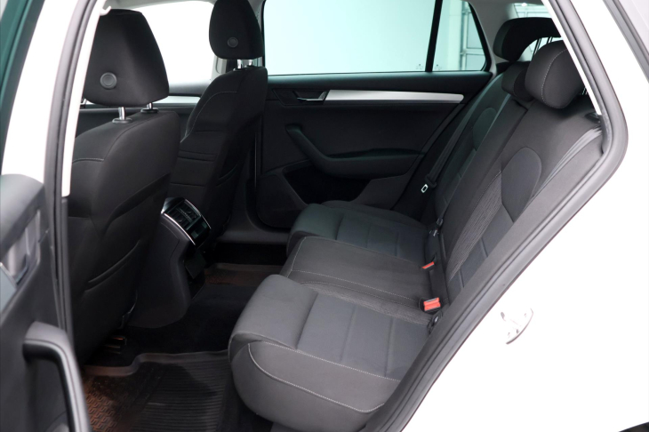Škoda Superb 2,0 TDI 140kW DSG 4x4 CZ