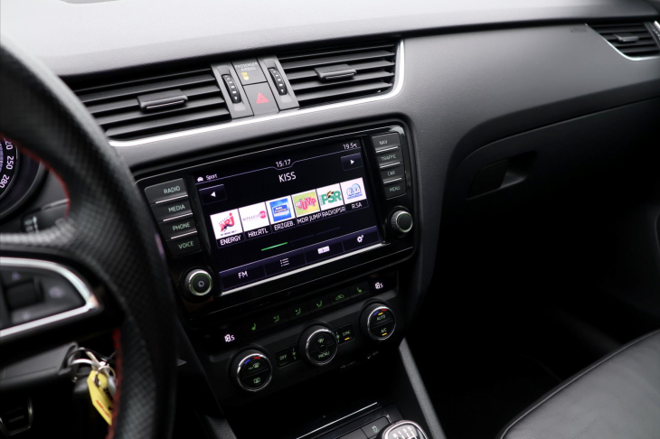Škoda Octavia 2,0 TSI RS 169kW Xenon Kůže